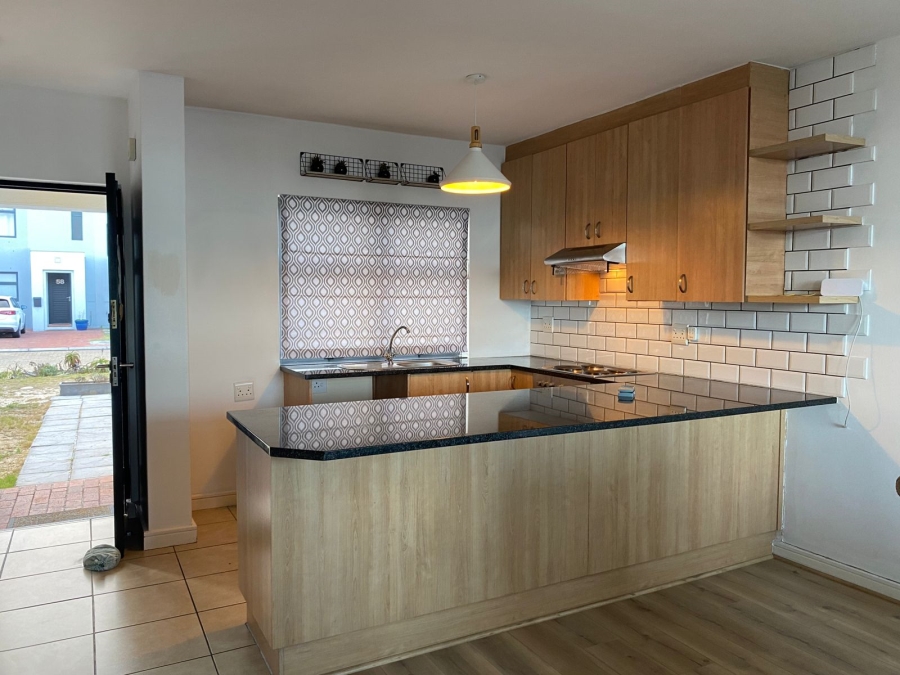 To Let 3 Bedroom Property for Rent in Muizenberg Western Cape